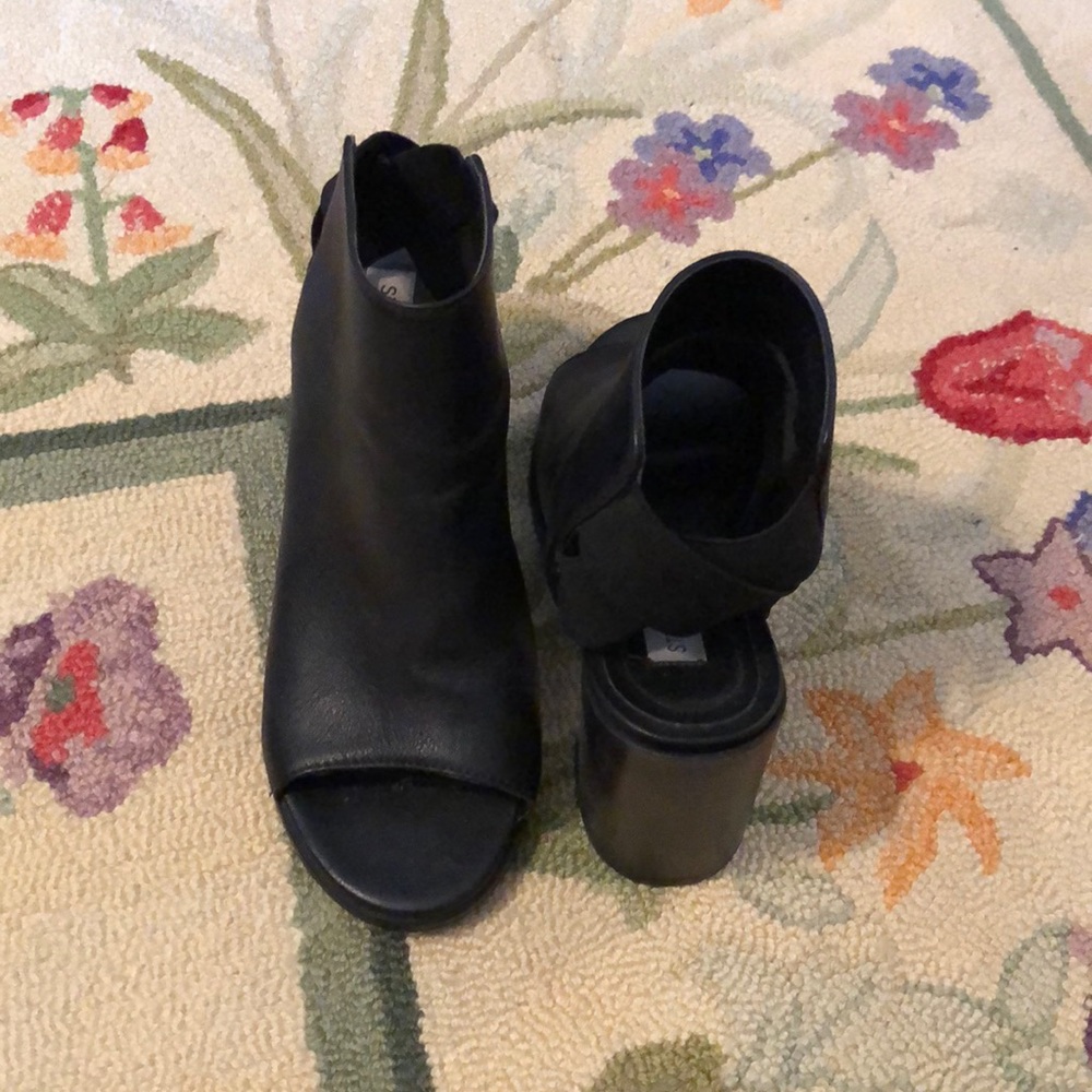 Steve Madden open toe booties